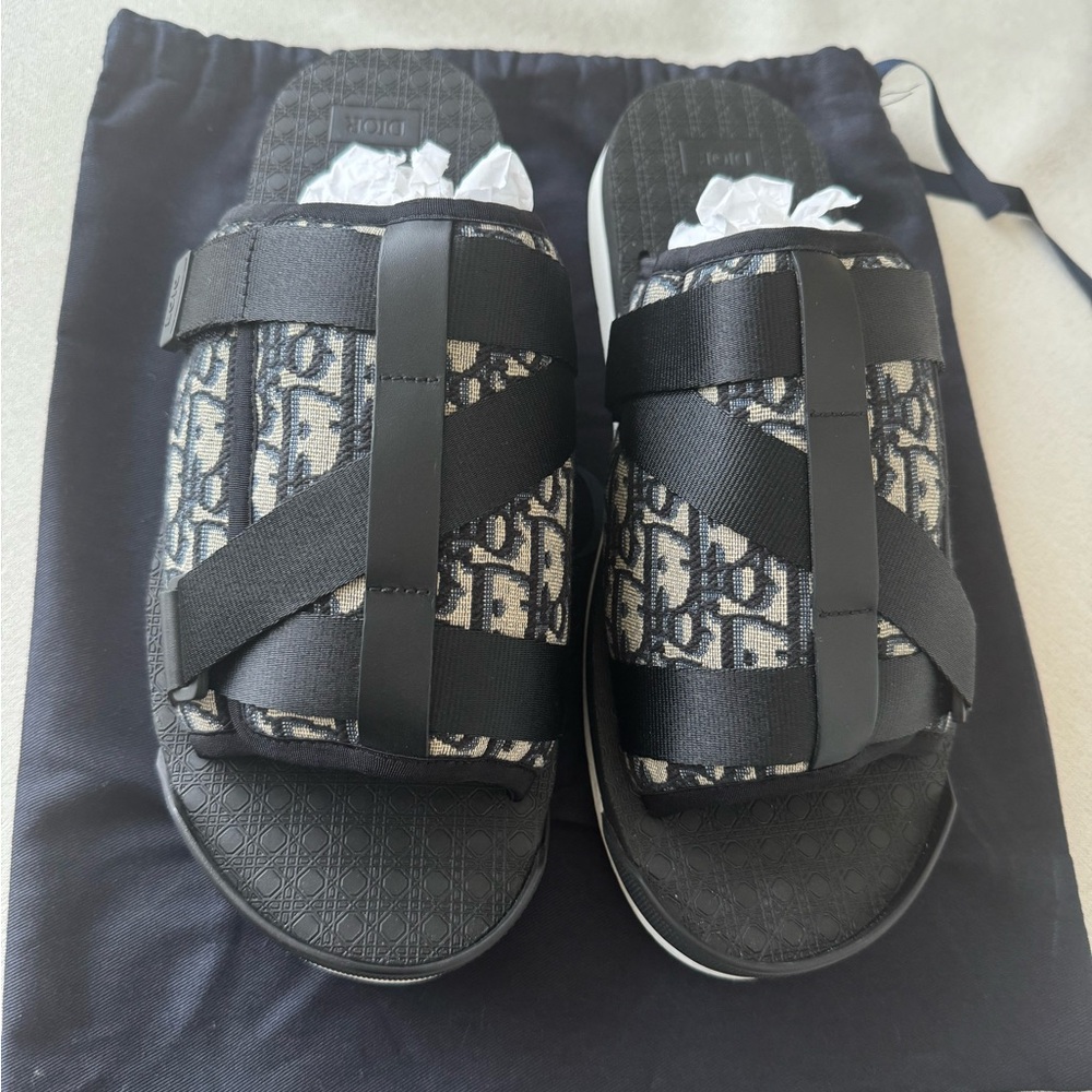 Brand new Men’s Dior sandals.